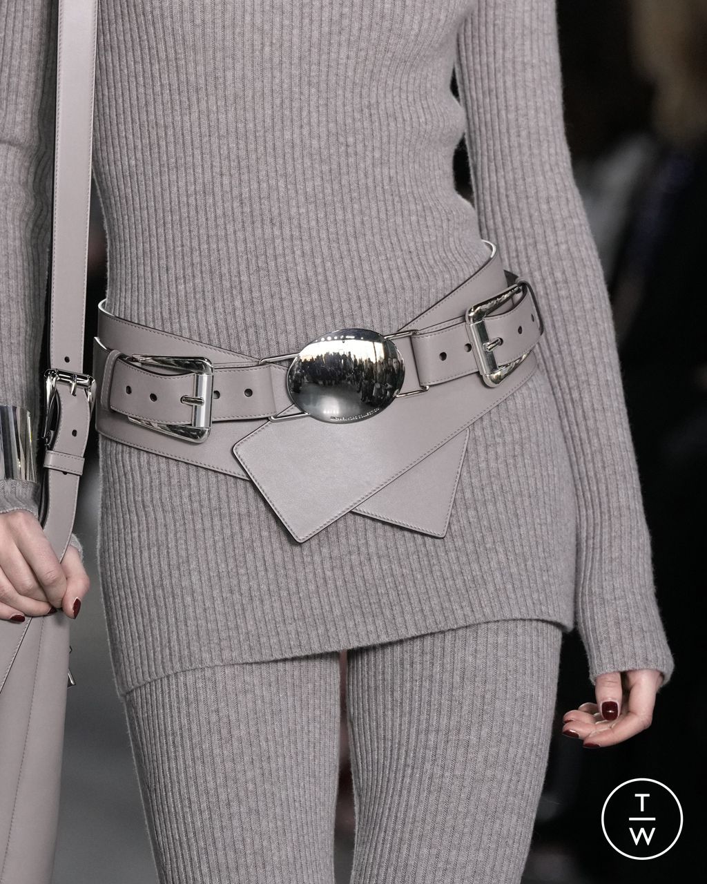 Fashion Week New York Fall/Winter 2023 look 6 from the Michael Kors Collection collection womenswear accessories