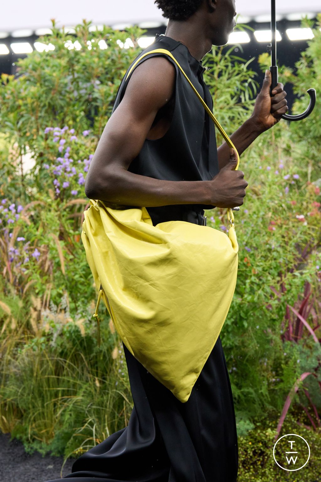 Fashion Week Milan Spring/Summer 2023 look 43 from the Jil Sander collection 女装配饰