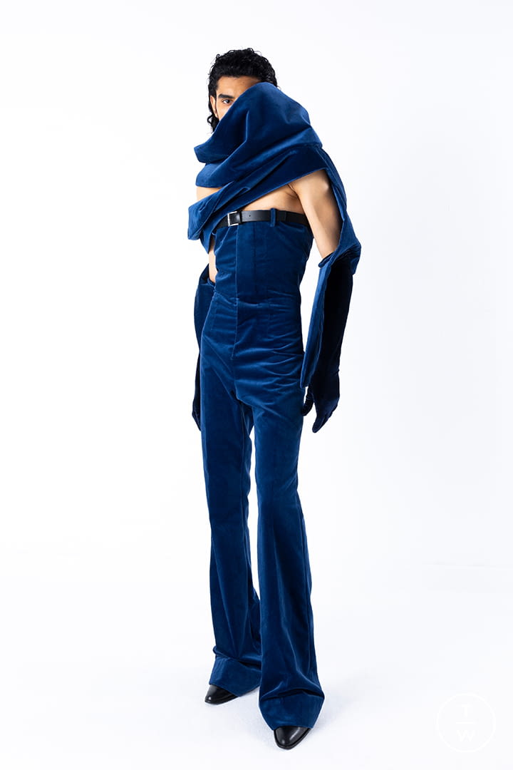 Fashion Week Paris Fall/Winter 2021 look 17 de la collection ARTURO OBEGERO menswear
