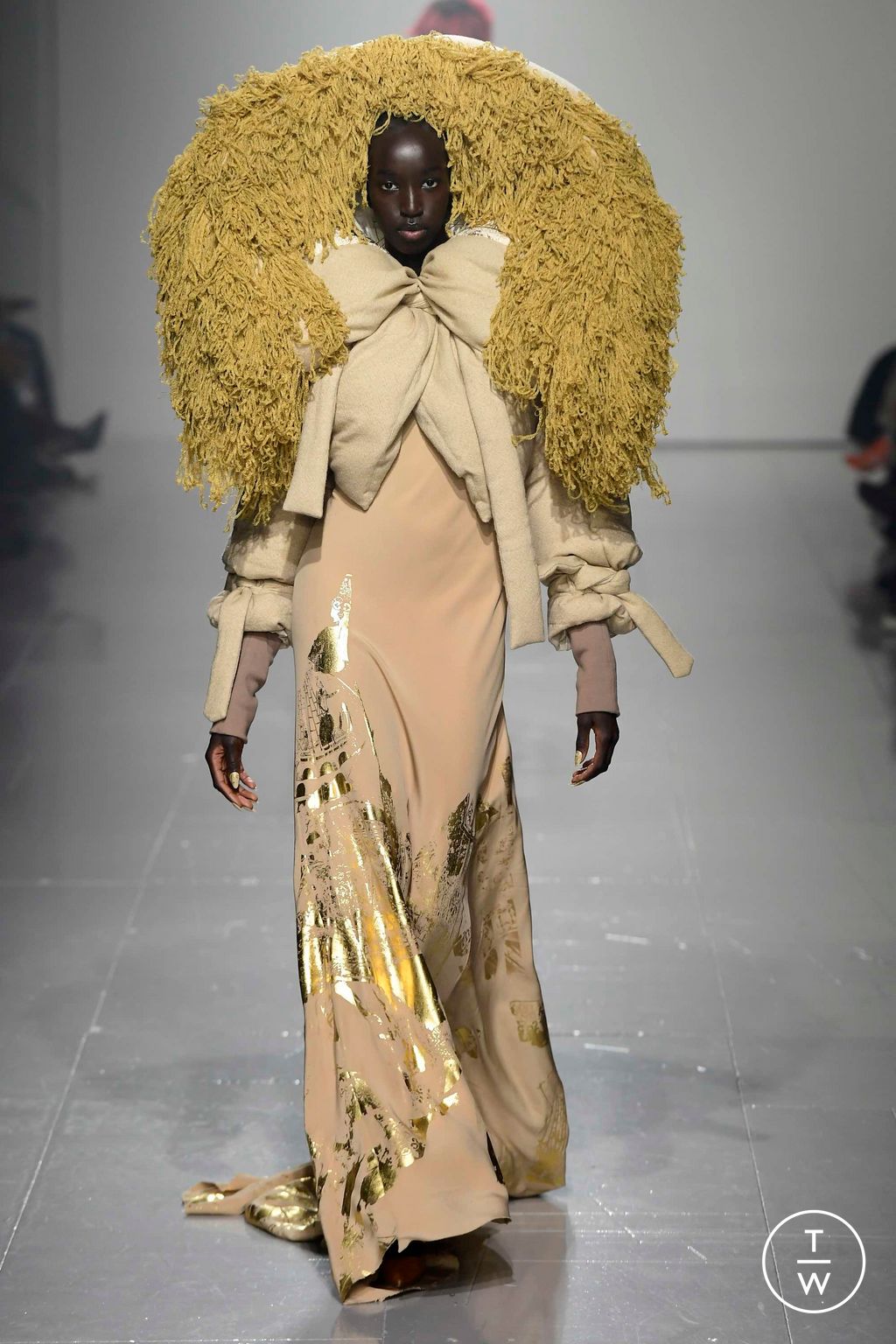 Fashion Week London Fall/Winter 2023 look 3 from the Asai collection 女装