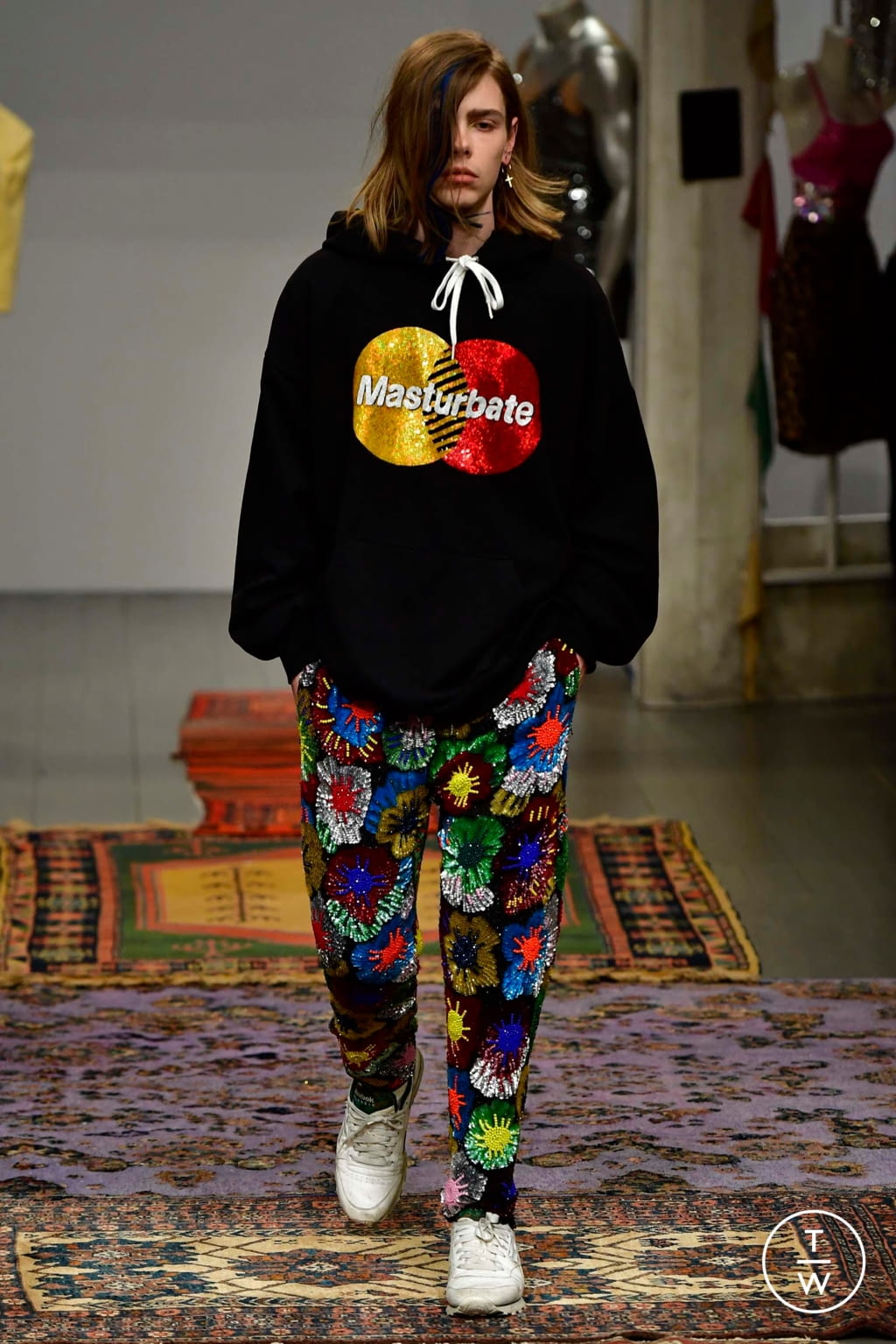 Fashion Week London Fall/Winter 2018 look 3 from the Ashish collection 女装