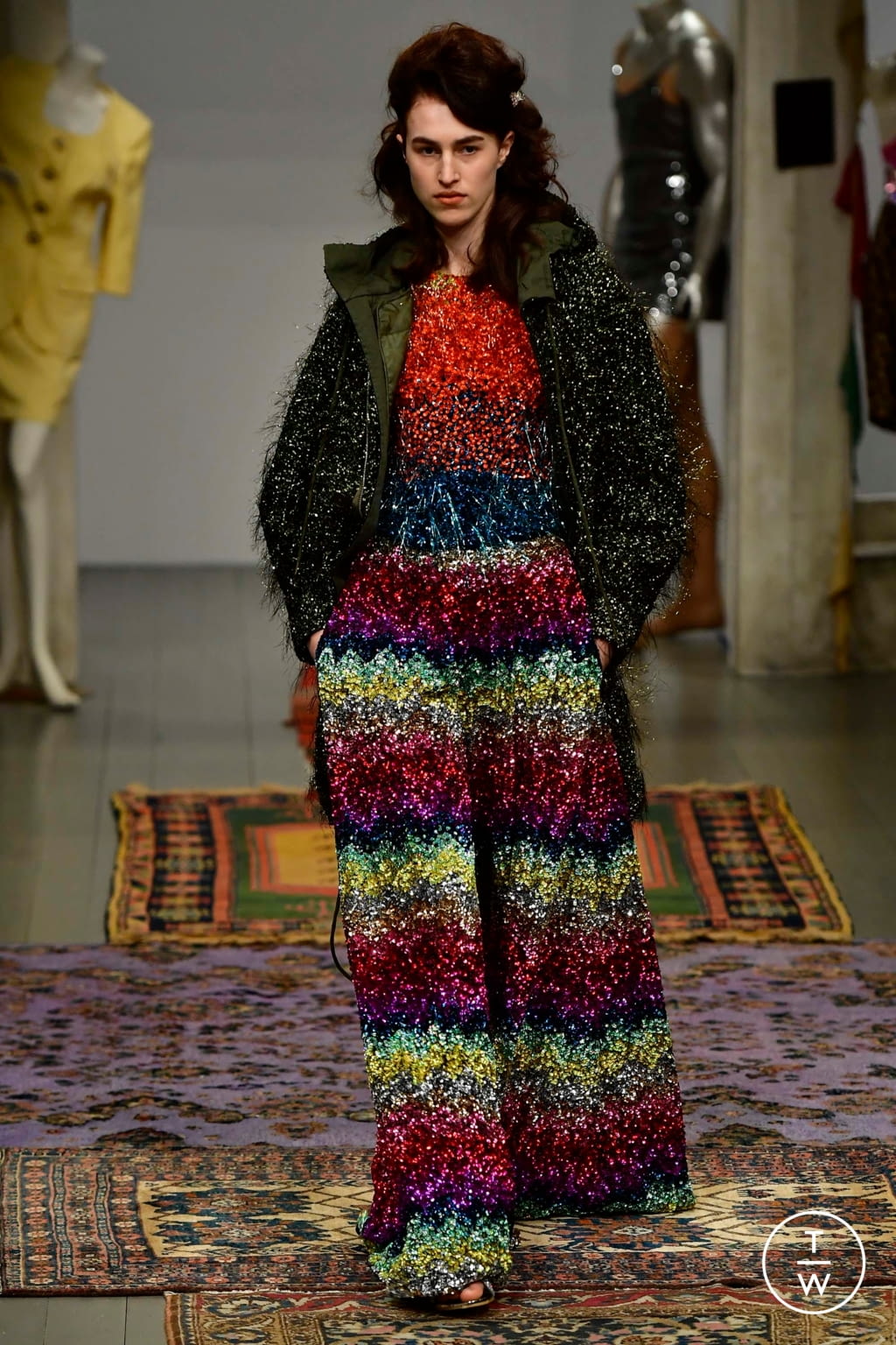 Fashion Week London Fall/Winter 2018 look 4 from the Ashish collection 女装
