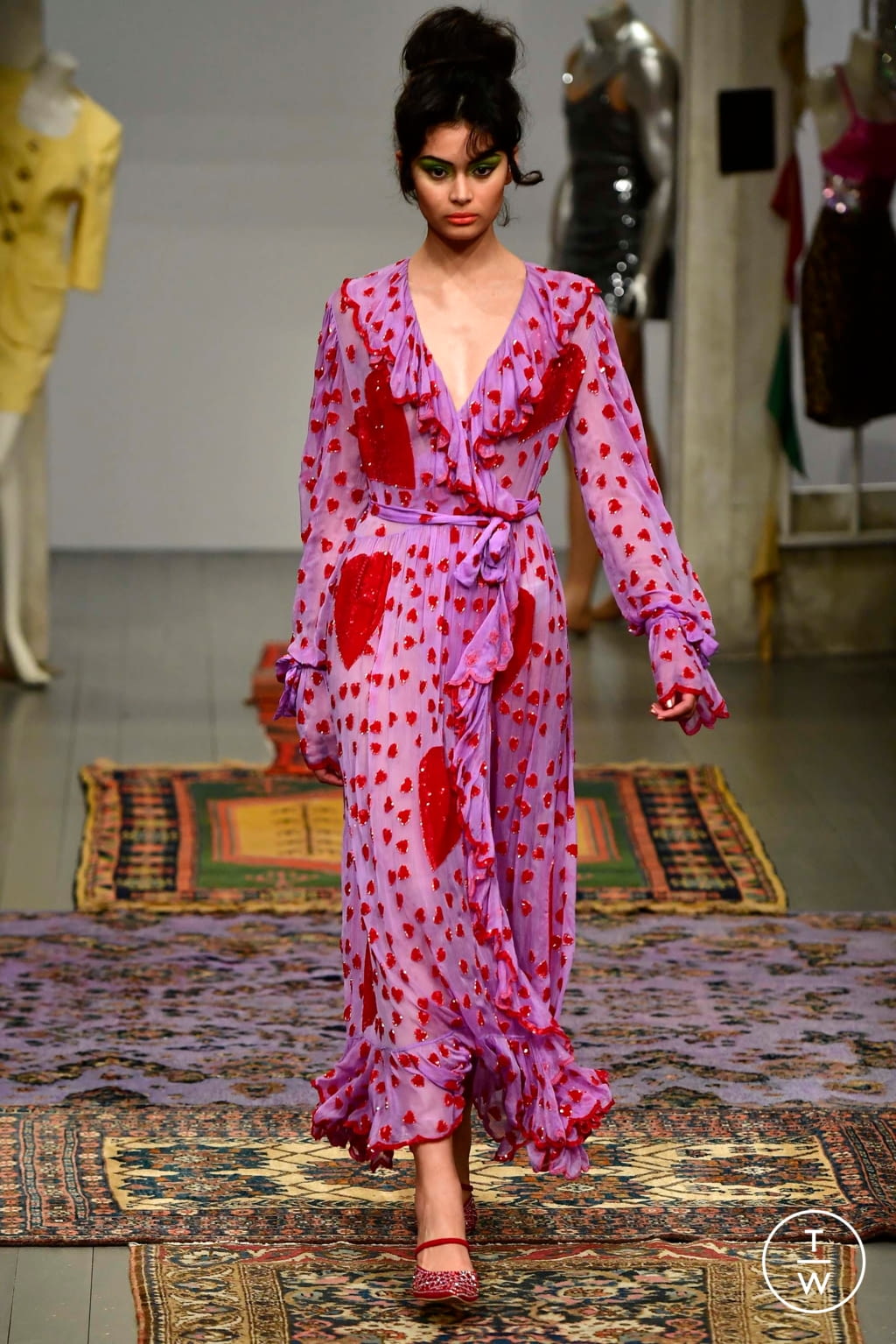Fashion Week London Fall/Winter 2018 look 7 from the Ashish collection 女装