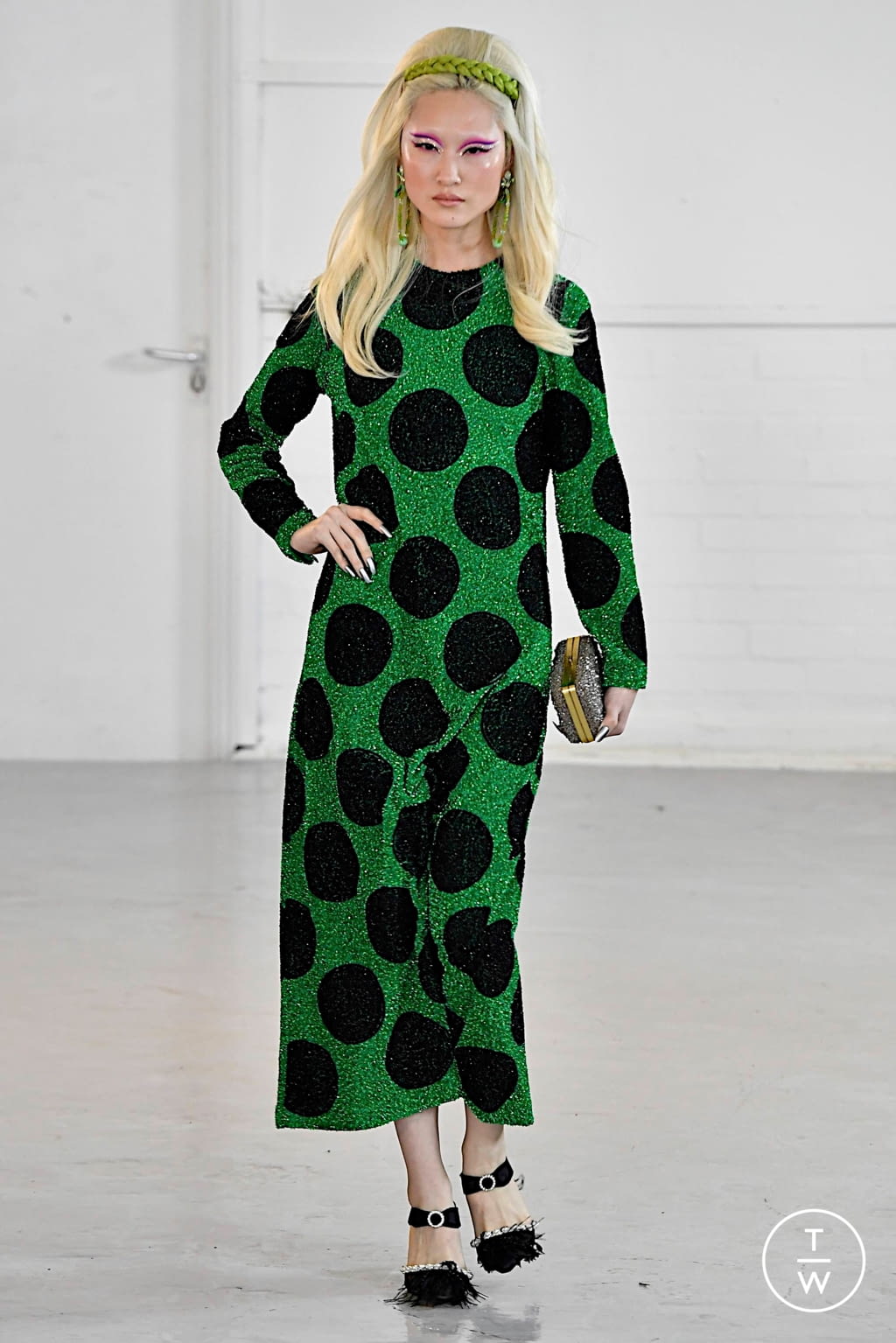 Fashion Week London Fall/Winter 2020 look 8 from the Ashish collection womenswear