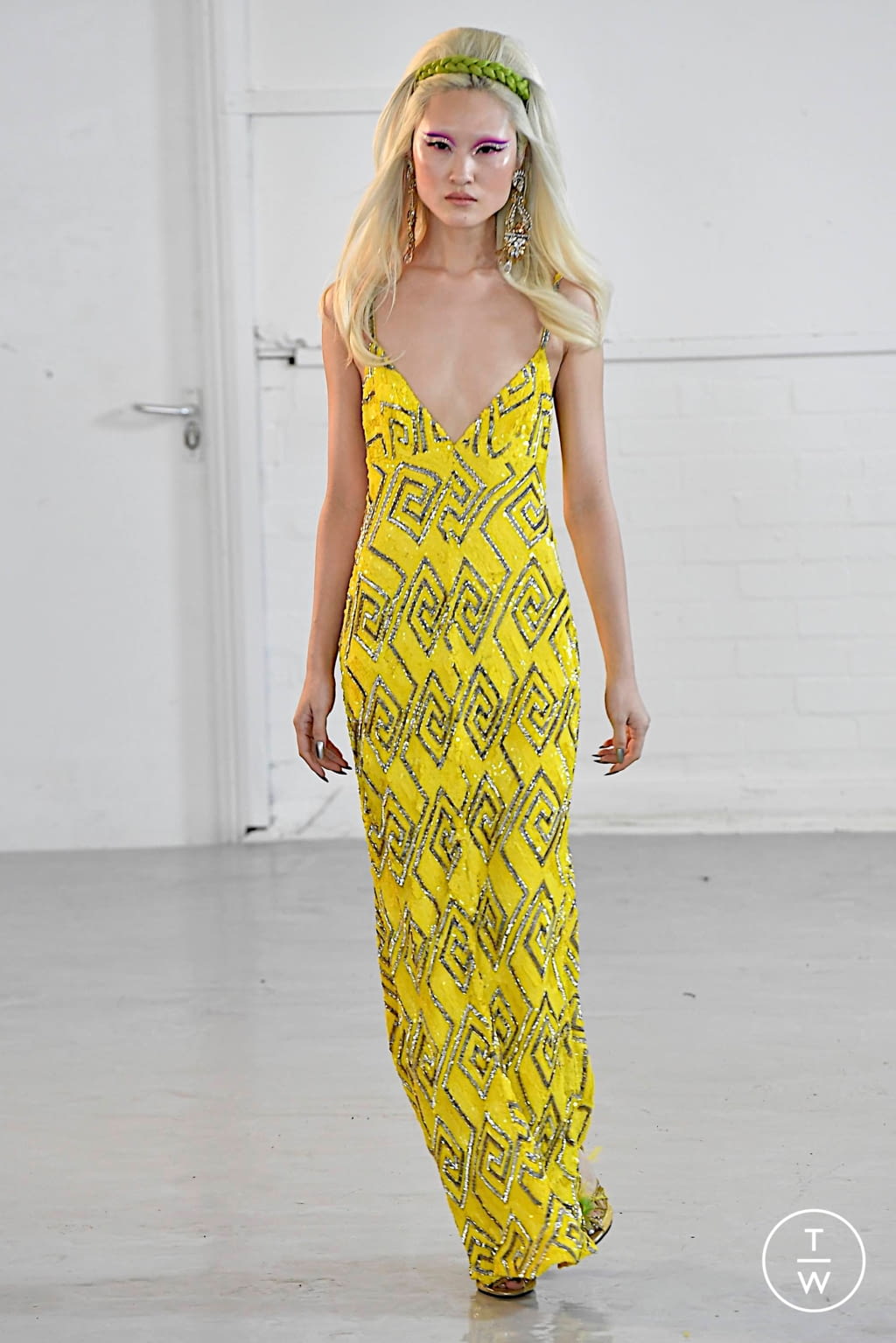 Fashion Week London Fall/Winter 2020 look 28 from the Ashish collection womenswear