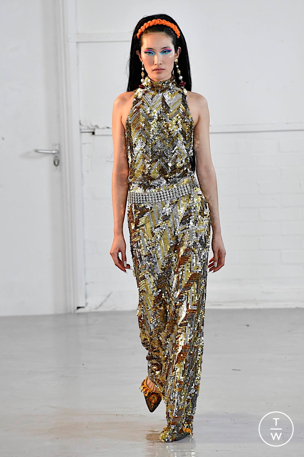 Fashion Week London Fall/Winter 2020 look 30 from the Ashish collection womenswear