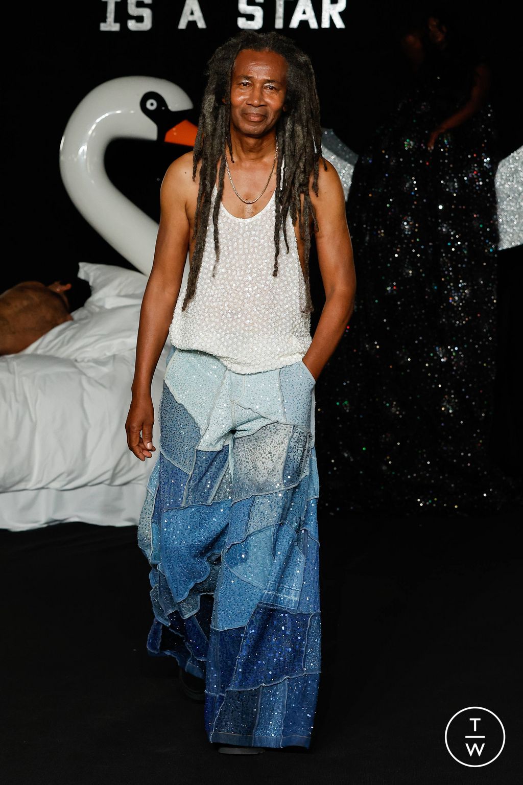 Fashion Week London Spring/Summer 2024 look 14 from the Ashish collection womenswear