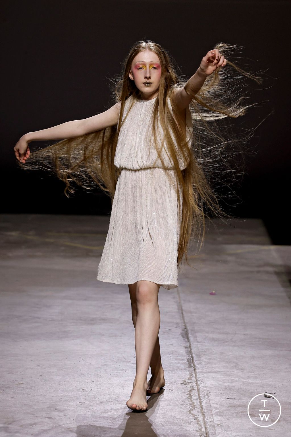 Fashion Week London Spring/Summer 2026 look 30 from the Ashish collection womenswear