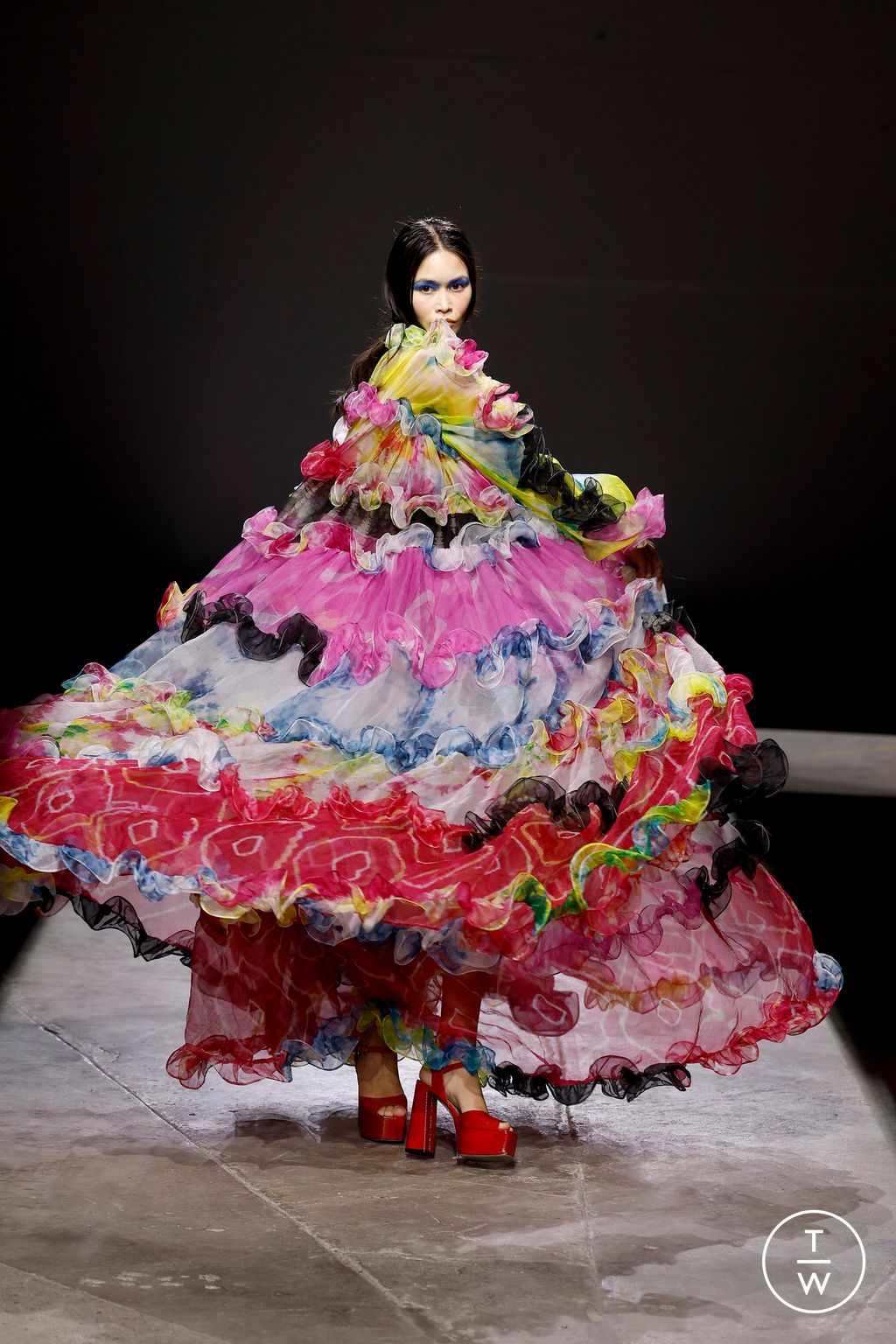 Fashion Week London Spring/Summer 2026 look 38 from the Ashish collection womenswear