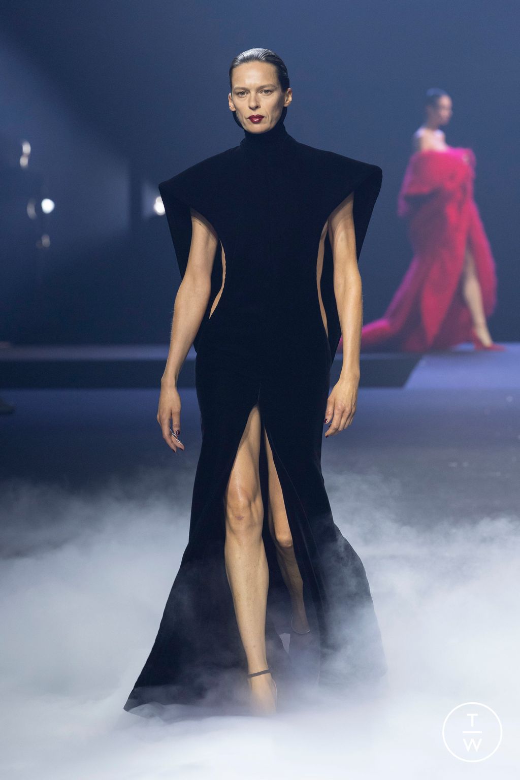 Fashion Week Paris Fall/Winter 2023 look 16 from the Ashi Studio collection 高级定制