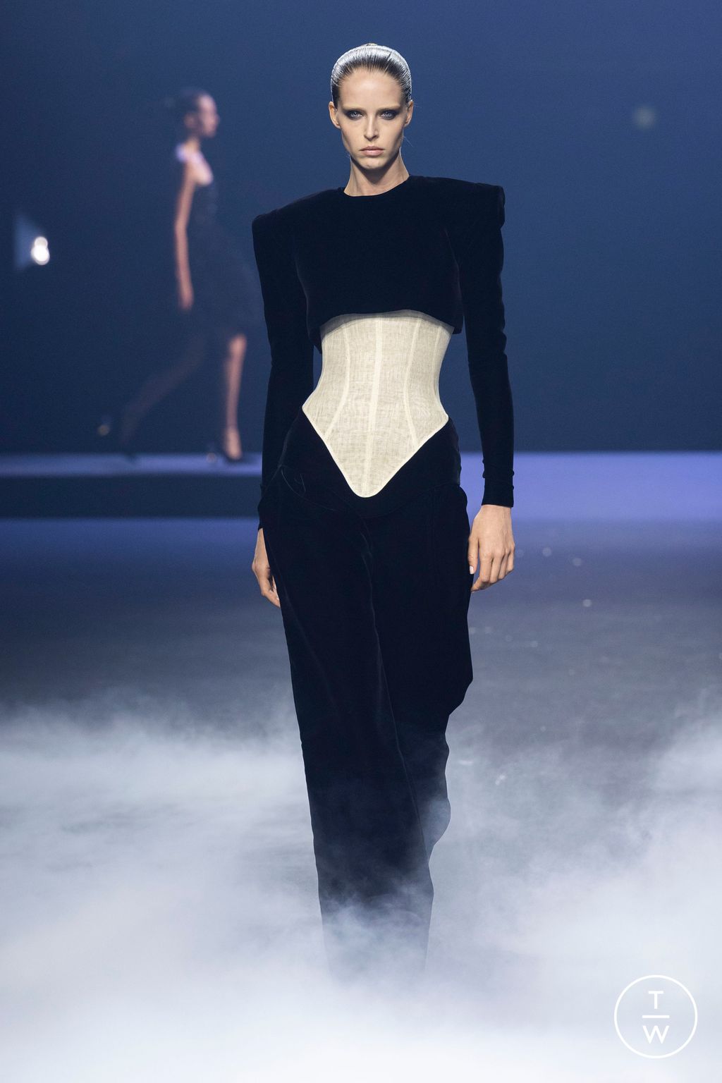 Fashion Week Paris Fall/Winter 2023 look 18 from the Ashi Studio collection 高级定制