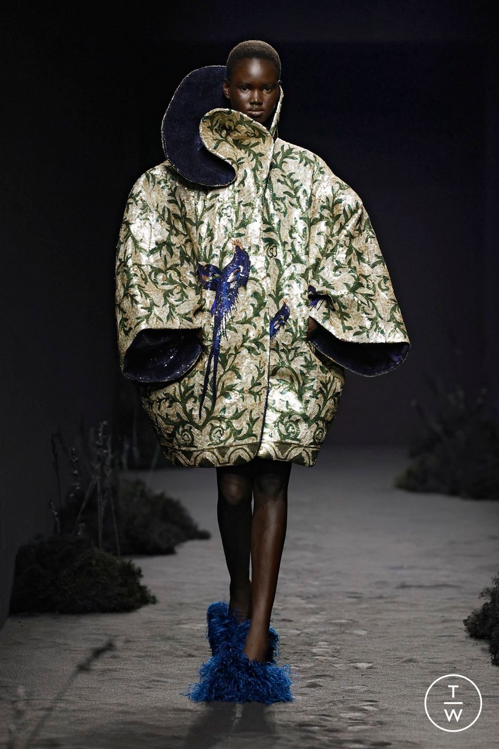 Fashion Week Paris Fall/Winter 2024 look 11 from the Ashi Studio collection couture