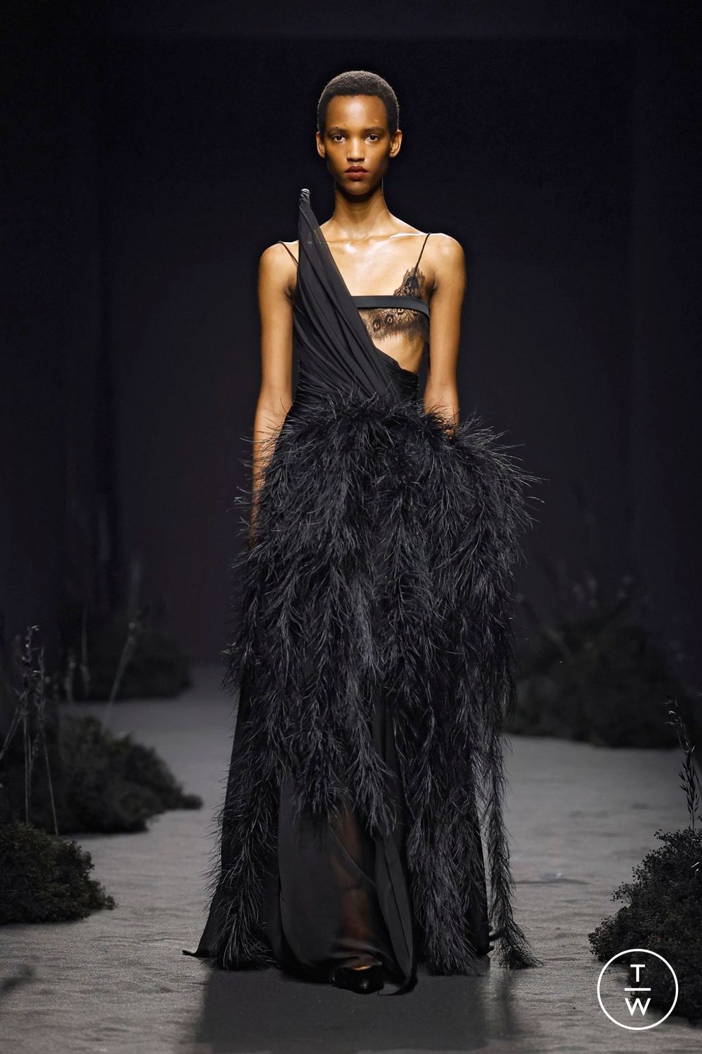 Fashion Week Paris Fall/Winter 2024 look 14 from the Ashi Studio collection couture