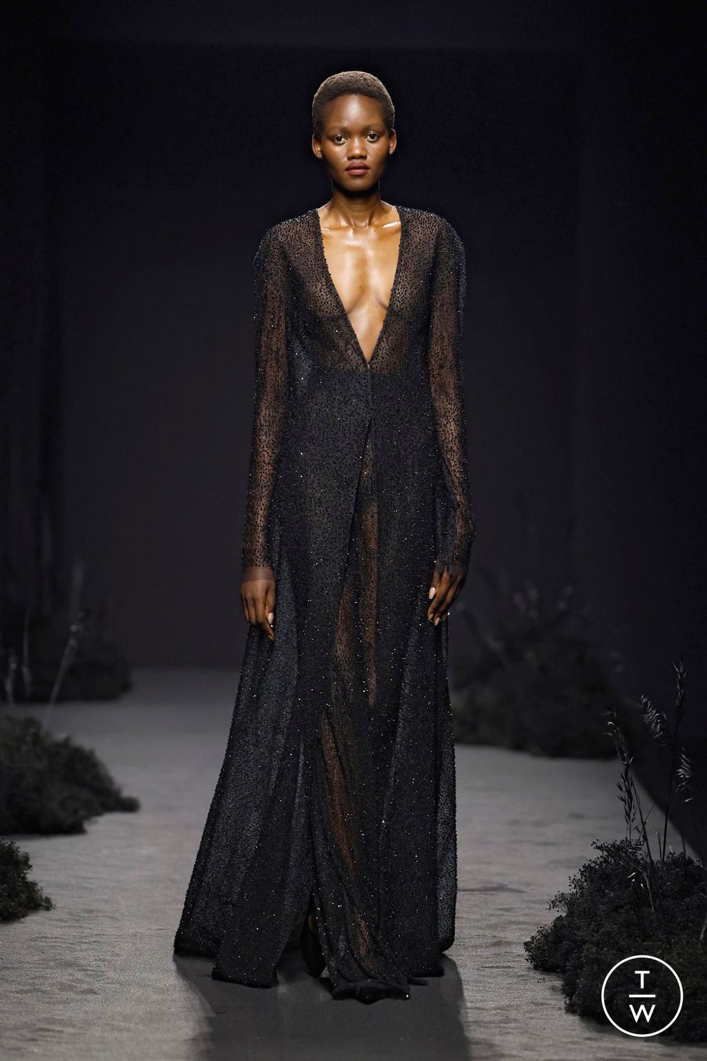 Fashion Week Paris Fall/Winter 2024 look 18 from the Ashi Studio collection couture