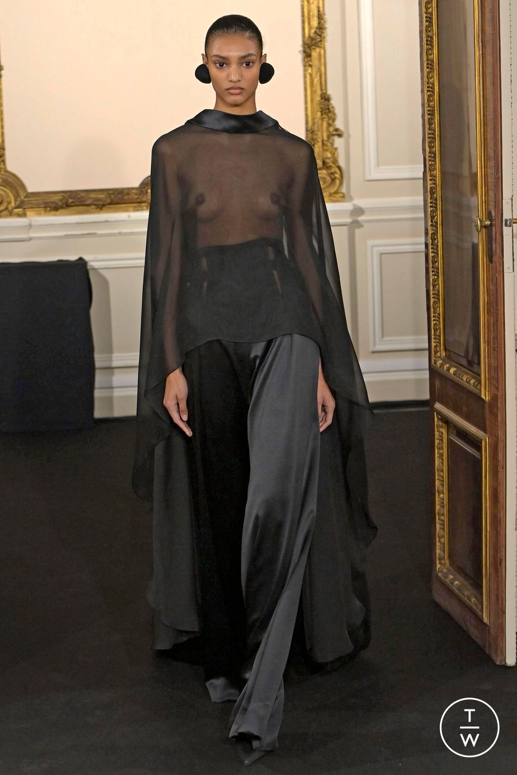 Fashion Week Paris Spring/Summer 2024 look 20 from the Ashi Studio collection couture
