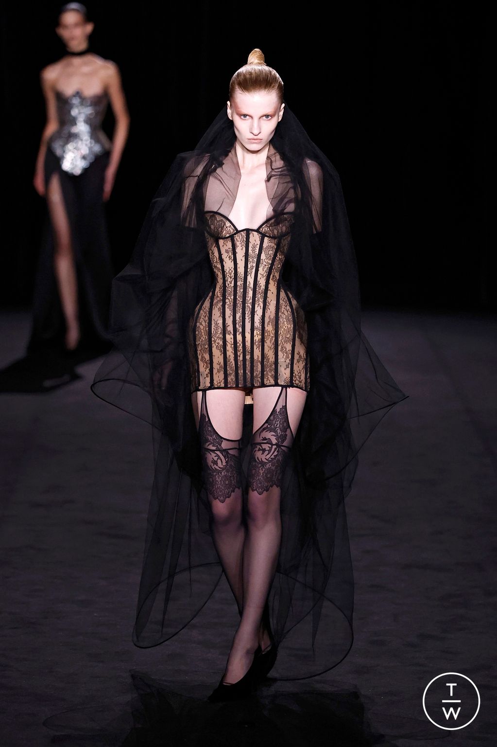 Fashion Week Paris Spring-Summer 2025 look 2 from the Ashi Studio collection couture