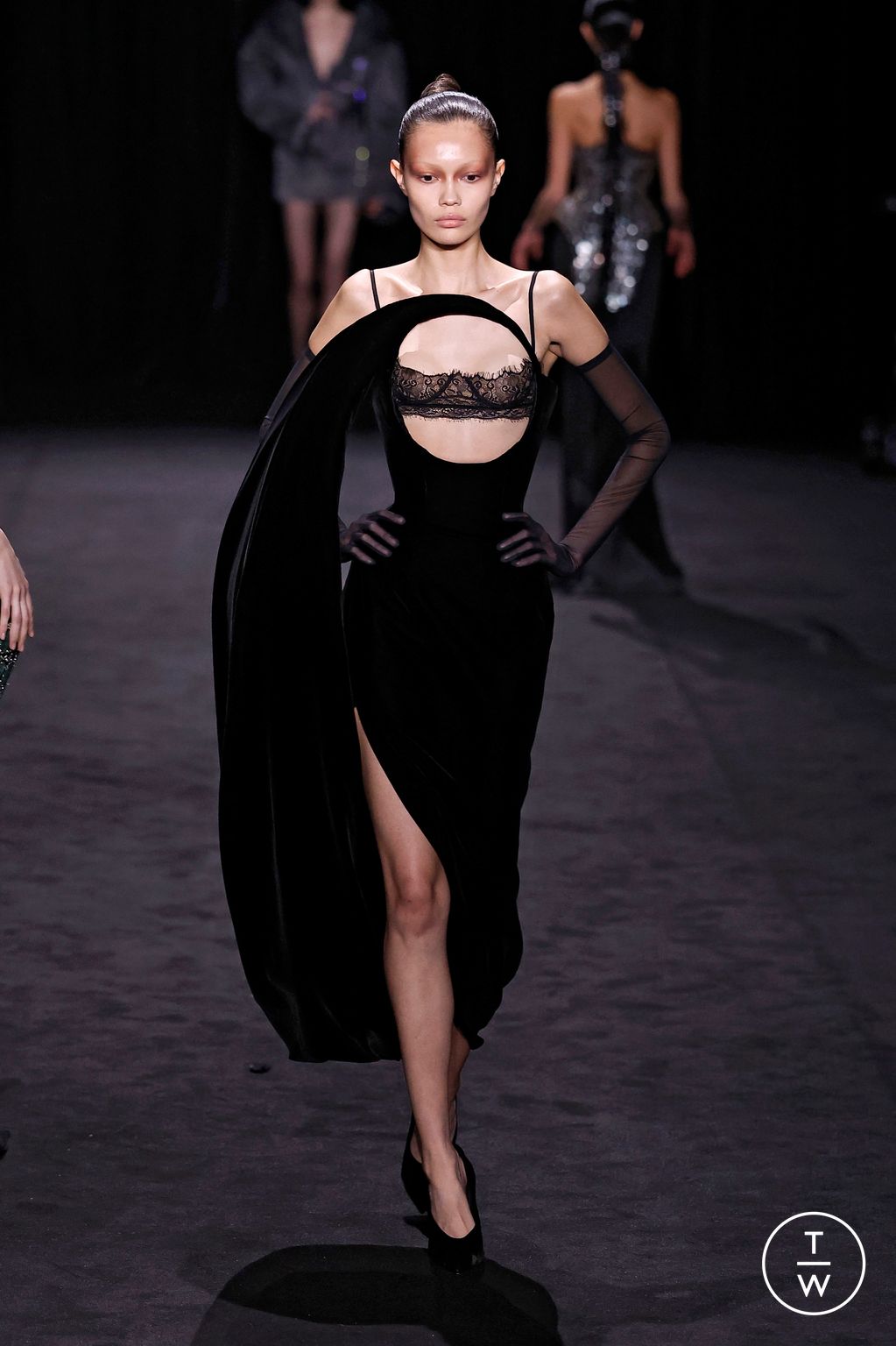 Fashion Week Paris Spring-Summer 2025 look 5 from the Ashi Studio collection couture