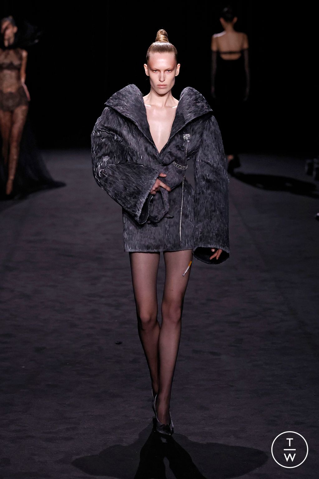 Fashion Week Paris Spring-Summer 2025 look 6 from the Ashi Studio collection couture