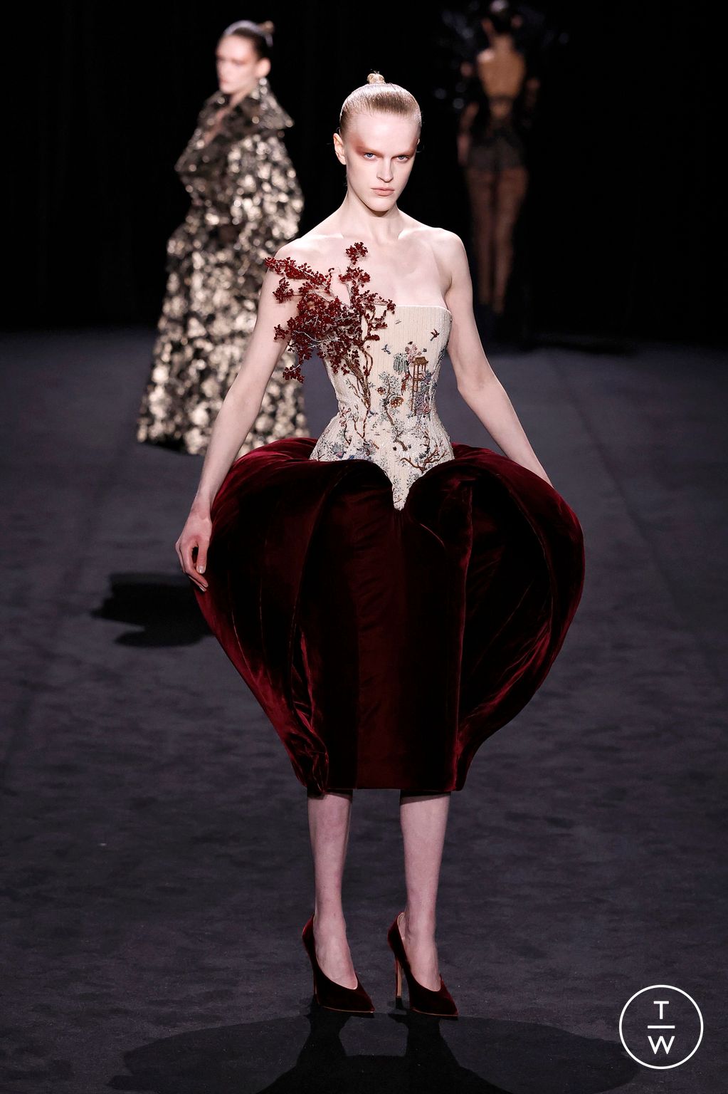 Fashion Week Paris Spring-Summer 2025 look 9 from the Ashi Studio collection couture