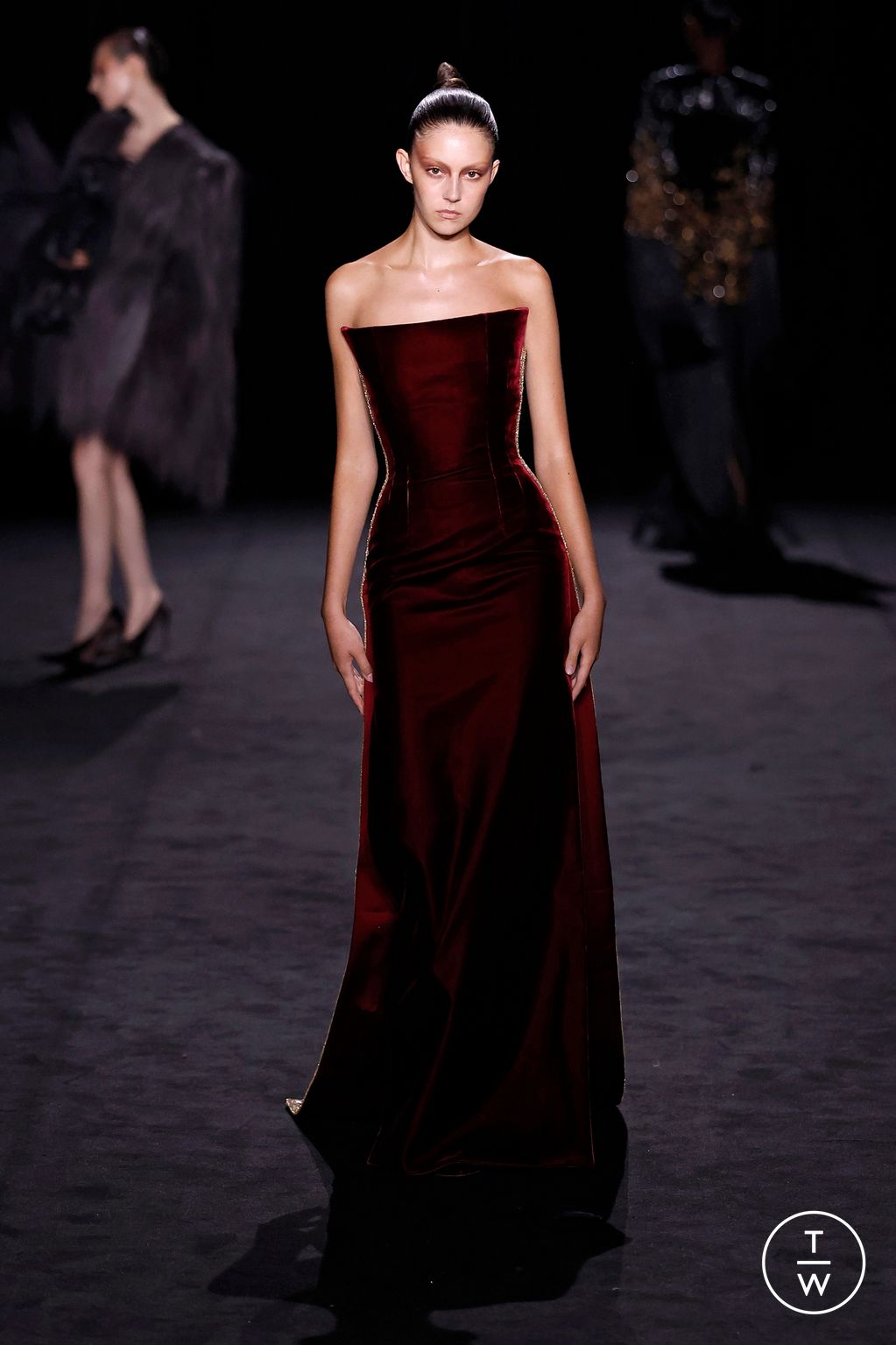 Fashion Week Paris Spring-Summer 2025 look 17 from the Ashi Studio collection couture