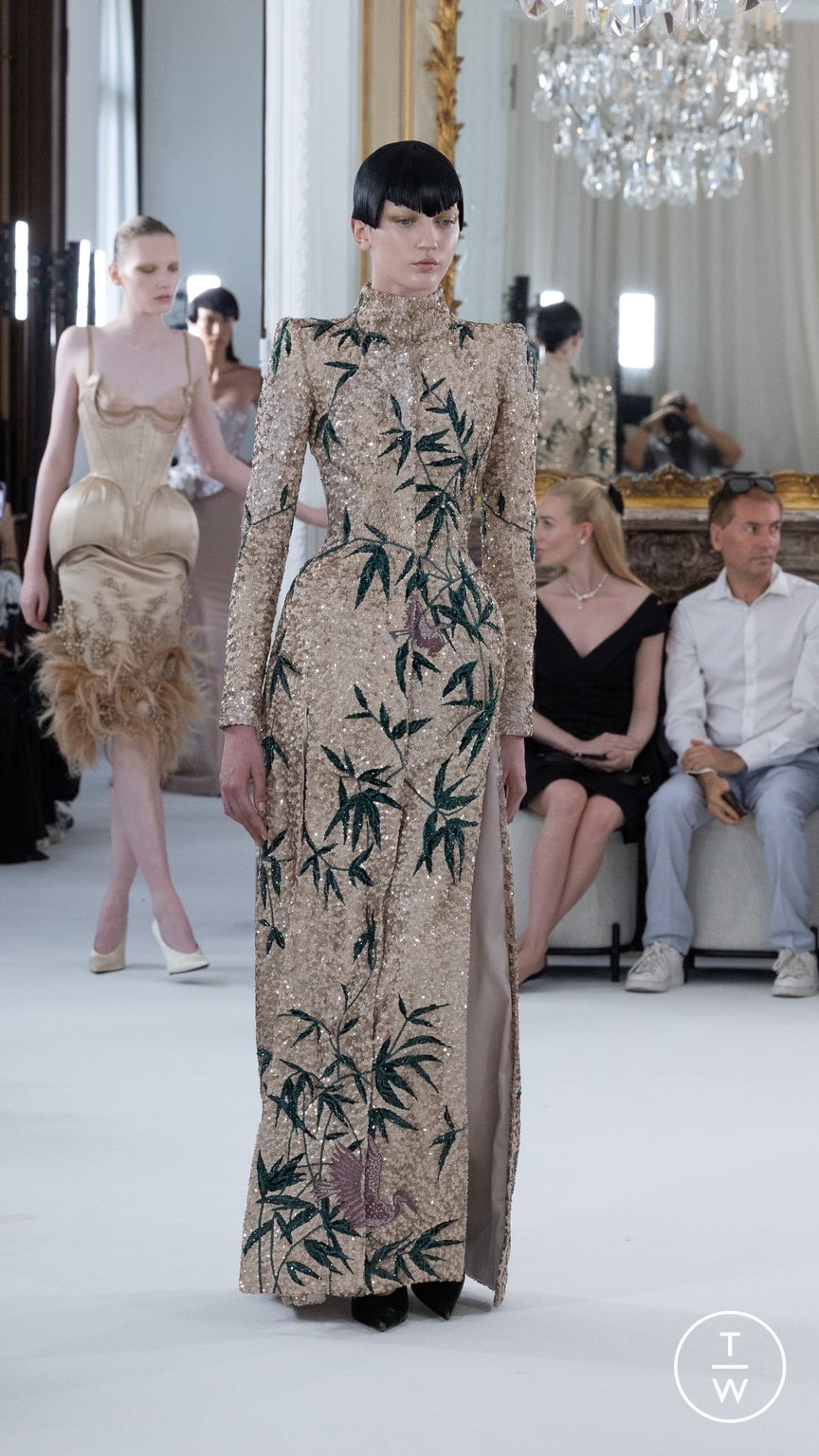 Fashion Week Paris Fall/Winter 2025 look 22 from the Ashi Studio collection 高级定制