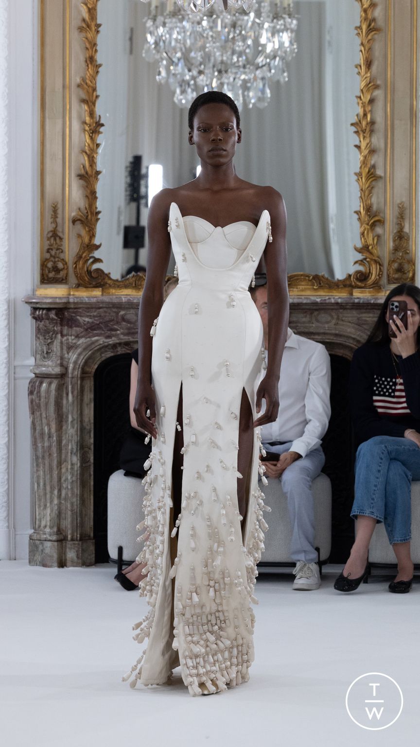 Fashion Week Paris Fall/Winter 2025 look 25 de la collection Ashi Studio couture