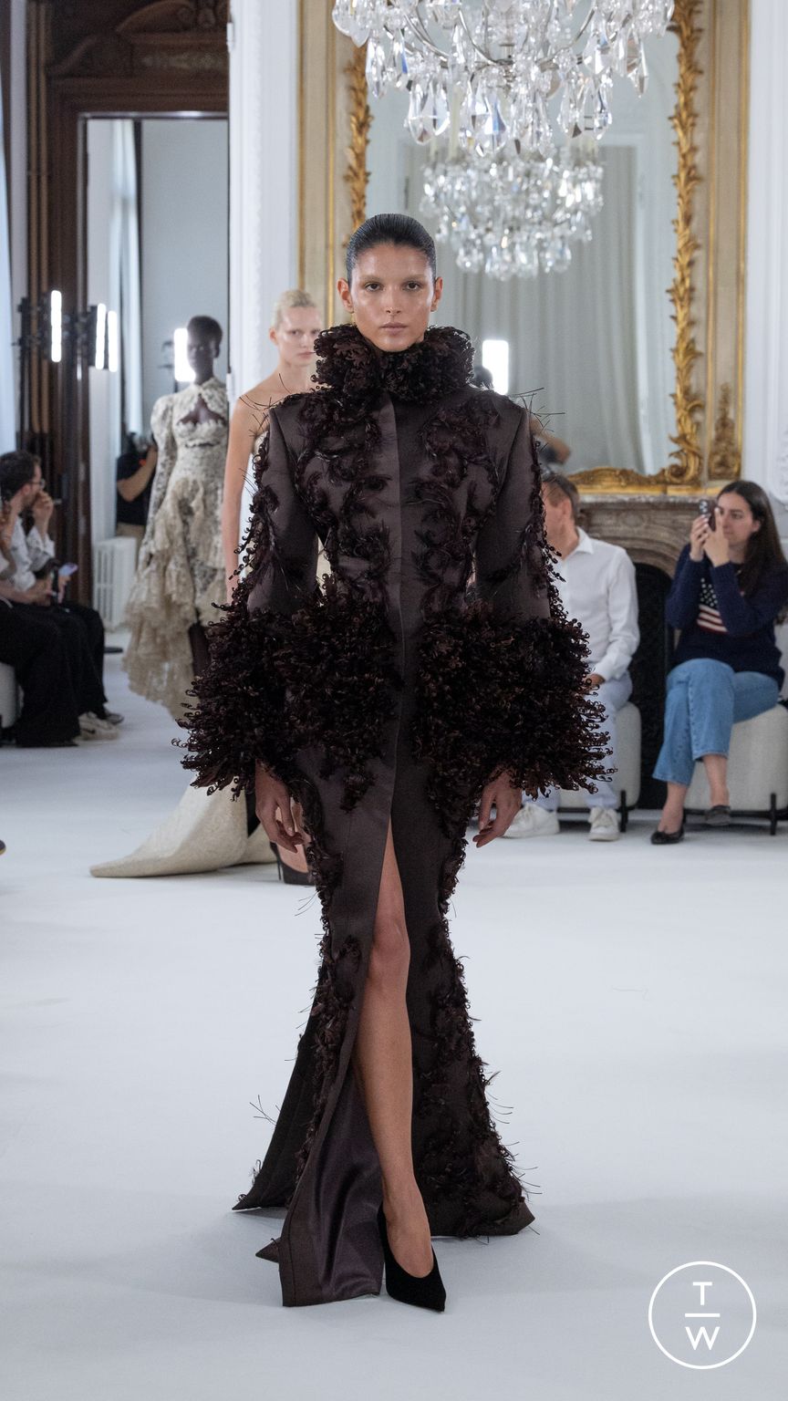 Fashion Week Paris Fall/Winter 2025 look 4 de la collection Ashi Studio couture