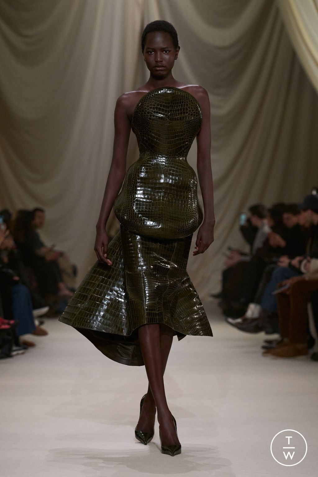 Fashion Week Paris Spring/Summer 2026 look 2 from the Ashi Studio collection couture