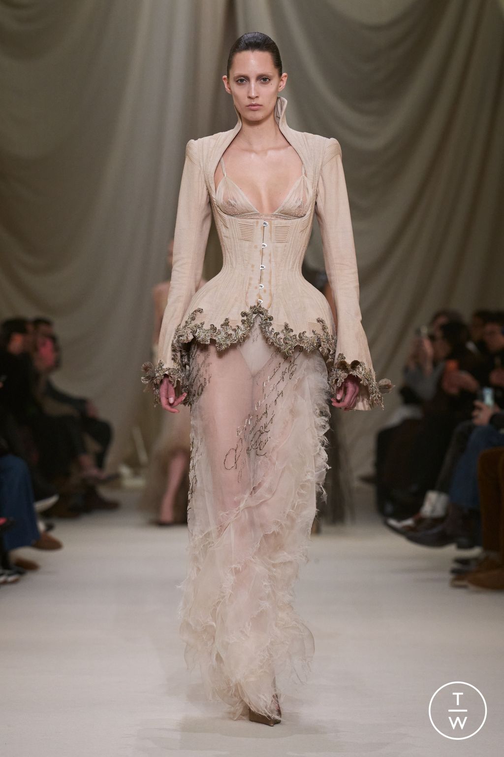 Fashion Week Paris Spring/Summer 2026 look 4 from the Ashi Studio collection couture