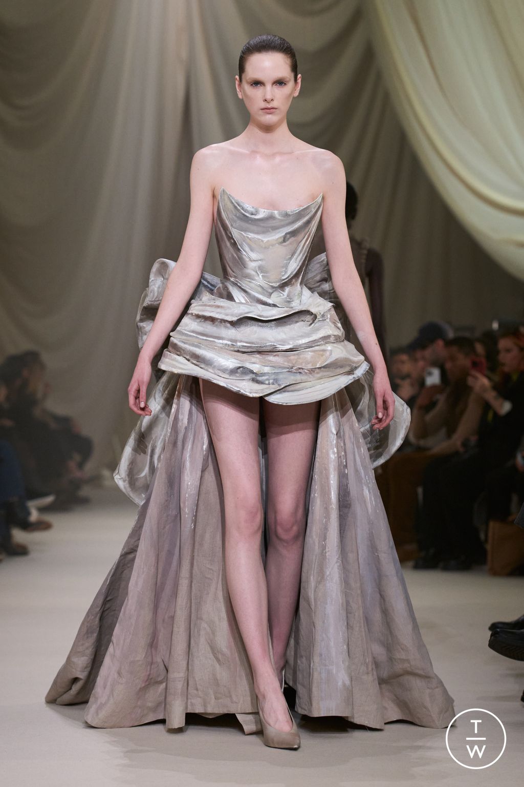 Fashion Week Paris Spring/Summer 2026 look 24 from the Ashi Studio collection couture