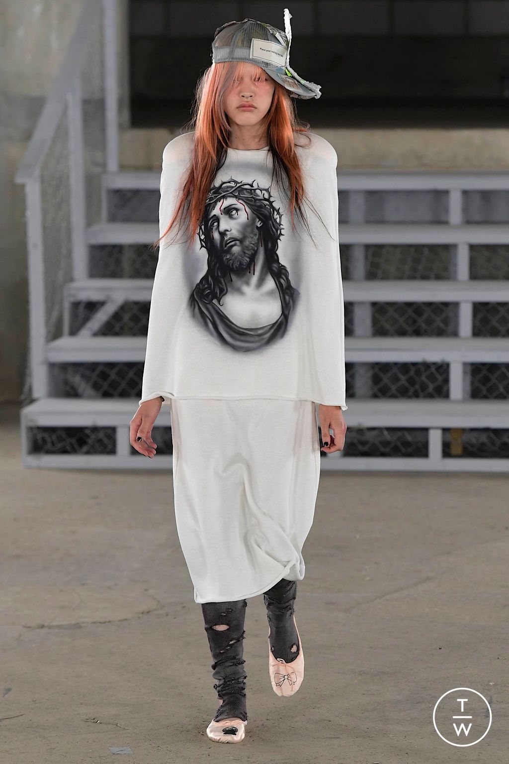 Fashion Week London Spring/Summer 2024 look 3 from the Ashley Williams collection womenswear