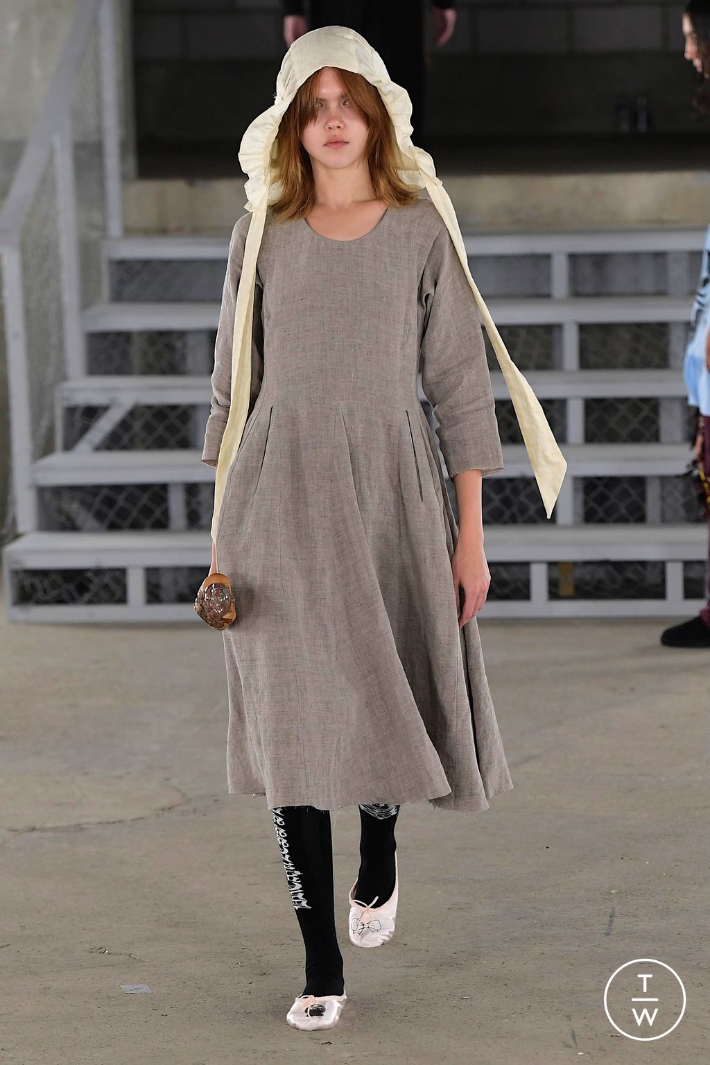 Fashion Week London Spring/Summer 2024 look 9 from the Ashley Williams collection womenswear