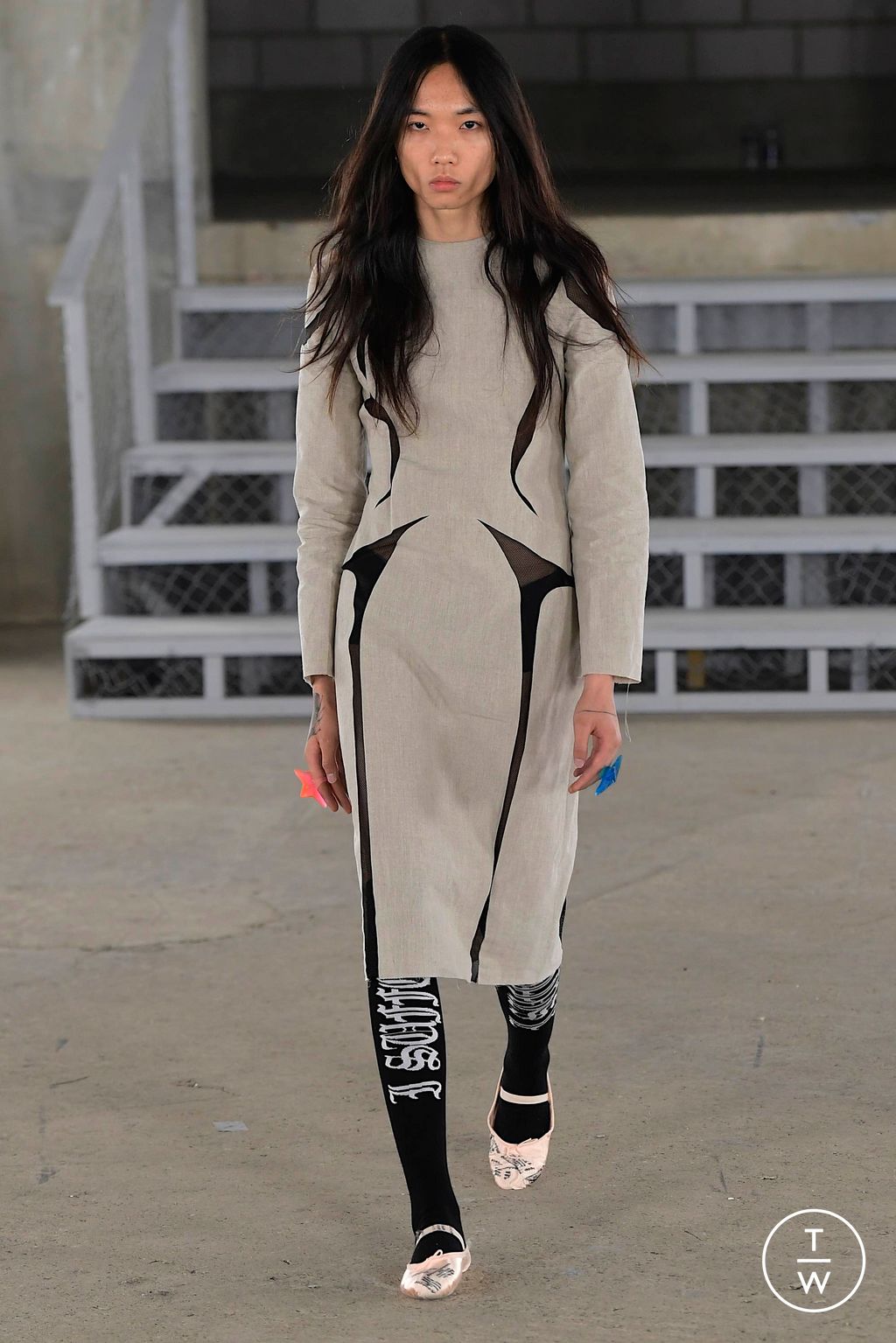 Fashion Week London Spring/Summer 2024 look 16 from the Ashley Williams collection womenswear