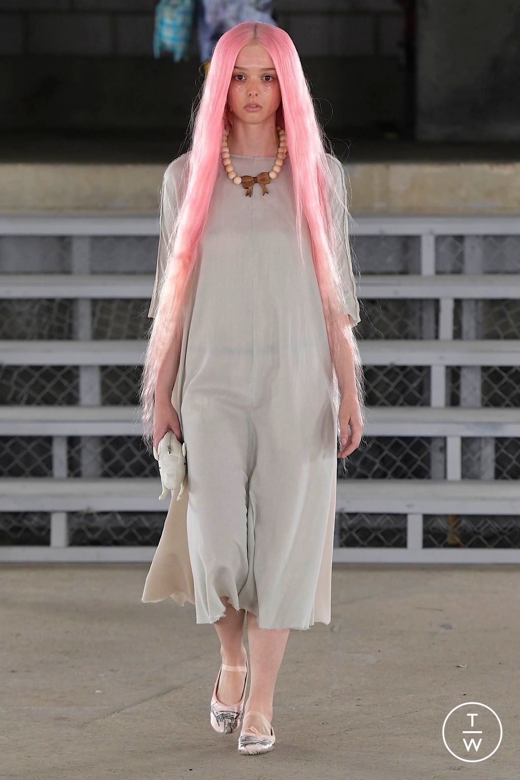 Fashion Week London Spring/Summer 2024 look 29 from the Ashley Williams collection 女装