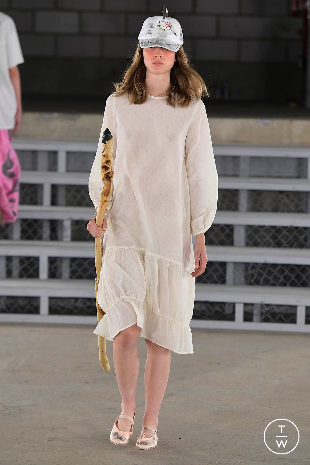 Fashion Week London Spring/Summer 2024 look 37 from the Ashley Williams collection womenswear