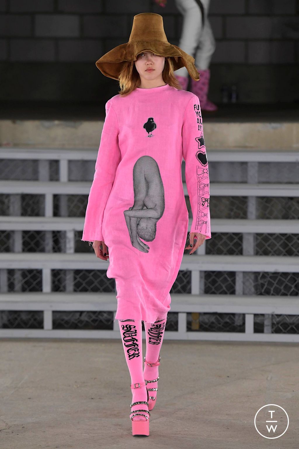 Fashion Week London Spring/Summer 2024 look 38 from the Ashley Williams collection womenswear