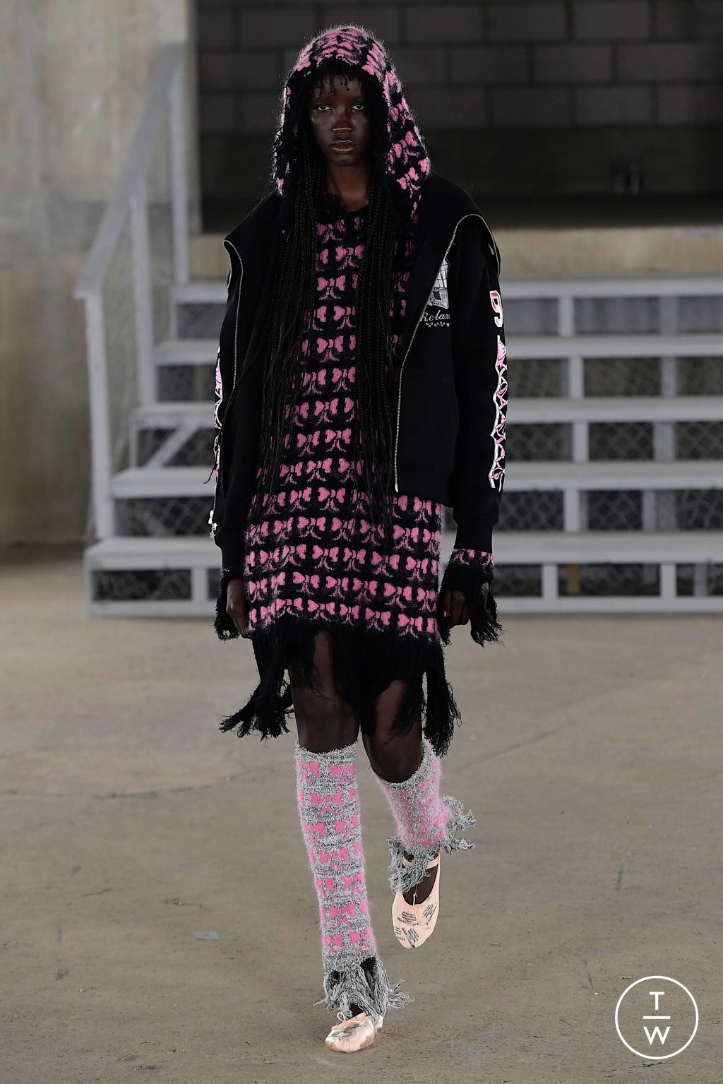 Fashion Week London Spring/Summer 2024 look 39 from the Ashley Williams collection womenswear