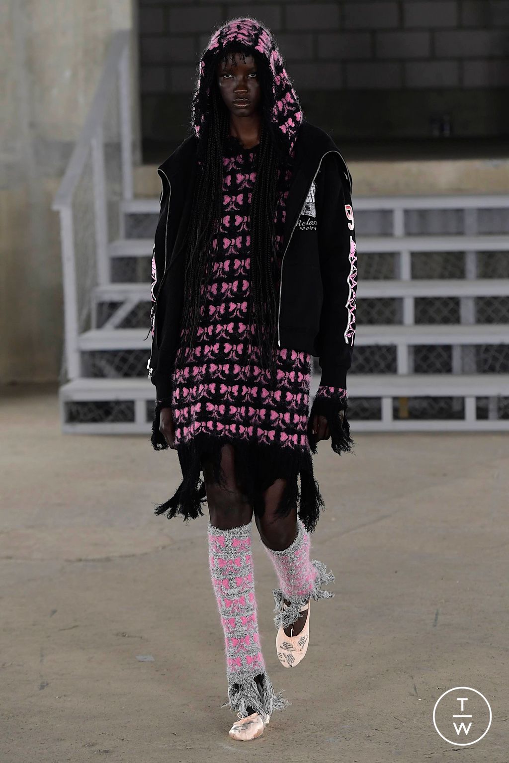 Fashion Week London Spring/Summer 2024 look 39 from the Ashley Williams collection 女装