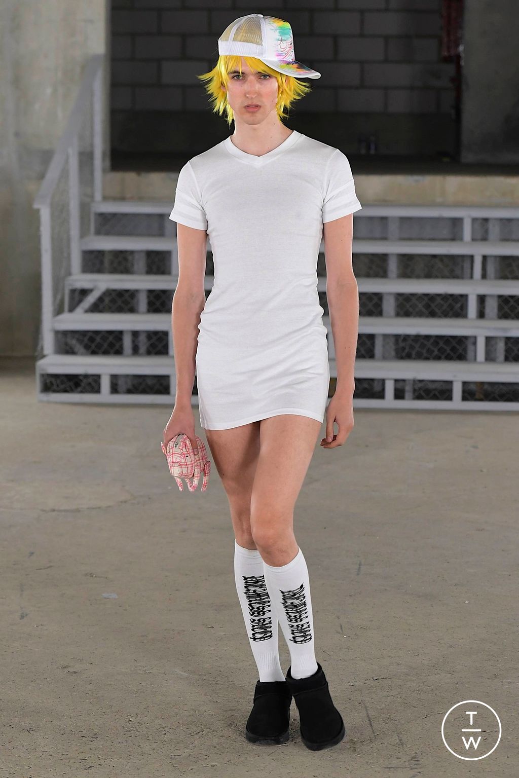 Fashion Week London Spring/Summer 2024 look 50 from the Ashley Williams collection womenswear