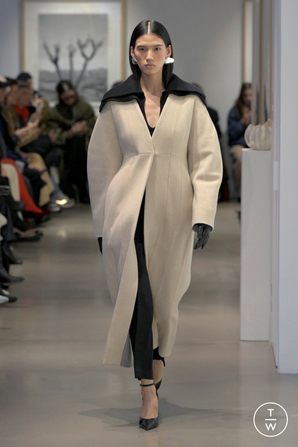 Fashion Week New York Fall/Winter 2025 look 10 from the Ashlyn collection womenswear