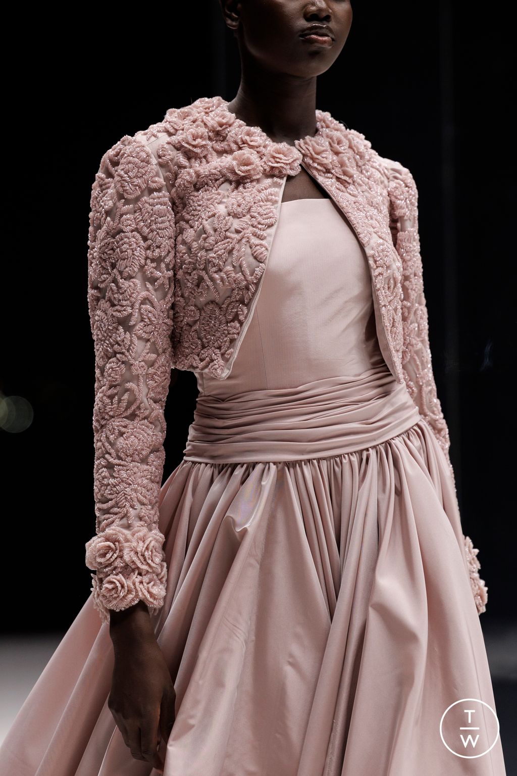 Fashion Week Paris Spring/Summer 2025 look 8 from the Ashwaq Almarshad Couture - Saudi 100 collection 女装