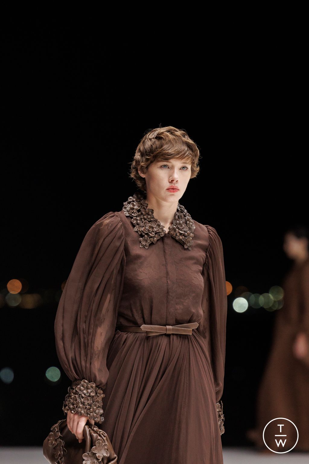 Fashion Week Paris Spring/Summer 2025 look 10 from the Ashwaq Almarshad Couture - Saudi 100 collection 女装