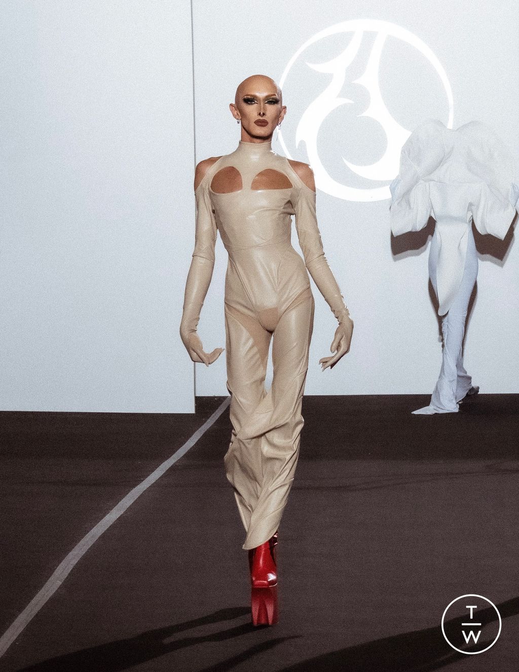 Fashion Week Paris Spring/Summer 2024 look 19 from the ASQUIN collection womenswear