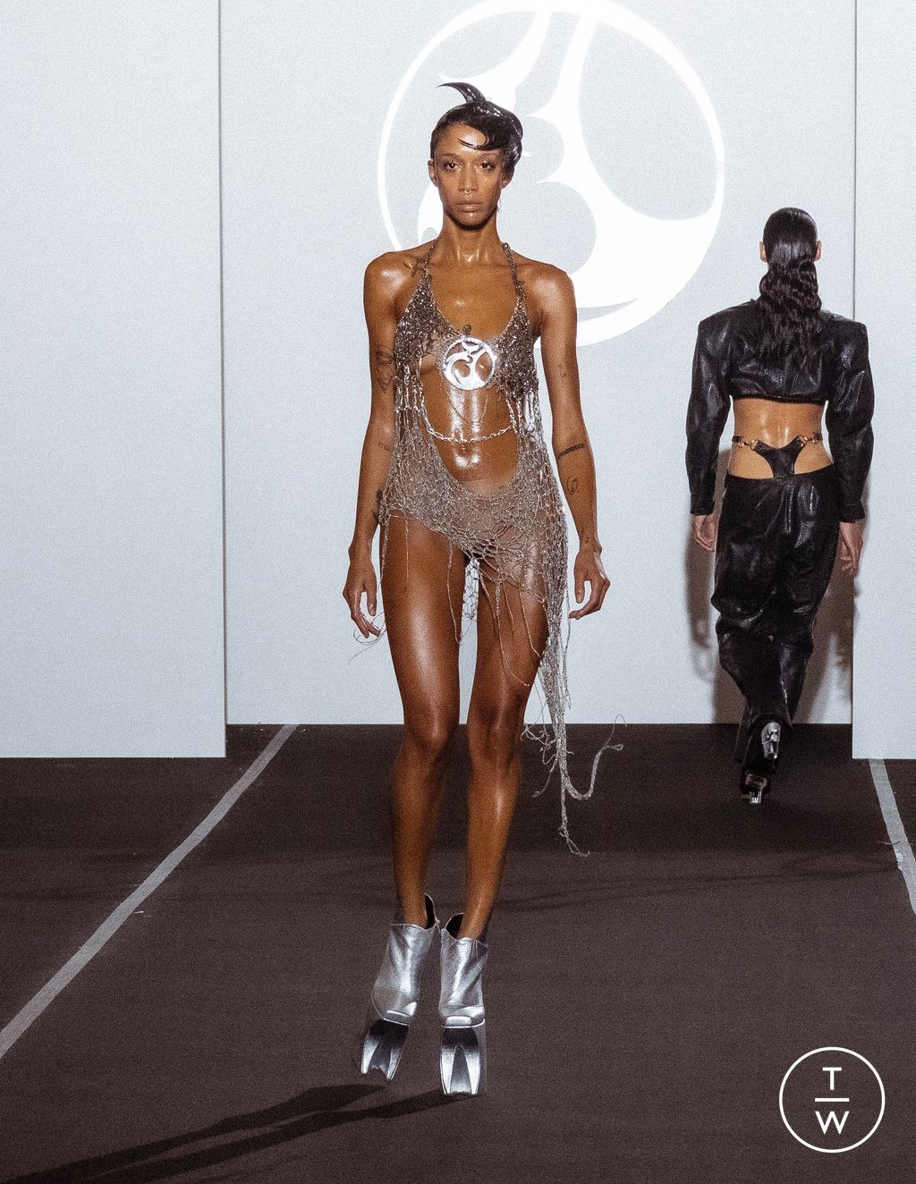 Fashion Week Paris Spring/Summer 2024 look 22 from the ASQUIN collection womenswear