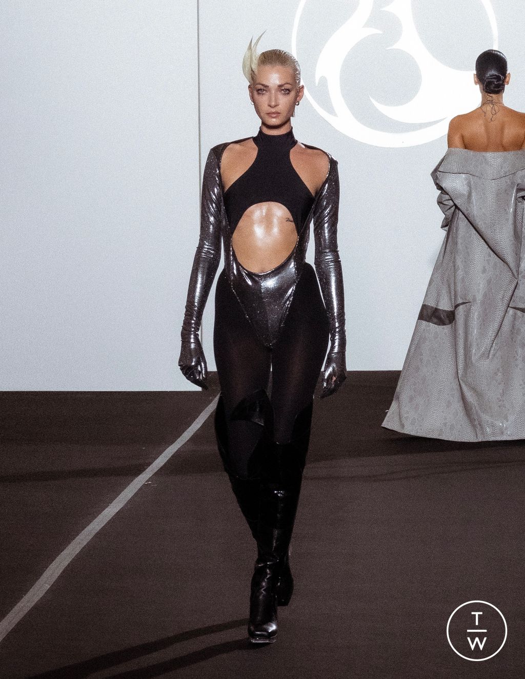 Fashion Week Paris Spring/Summer 2024 look 6 from the ASQUIN collection womenswear