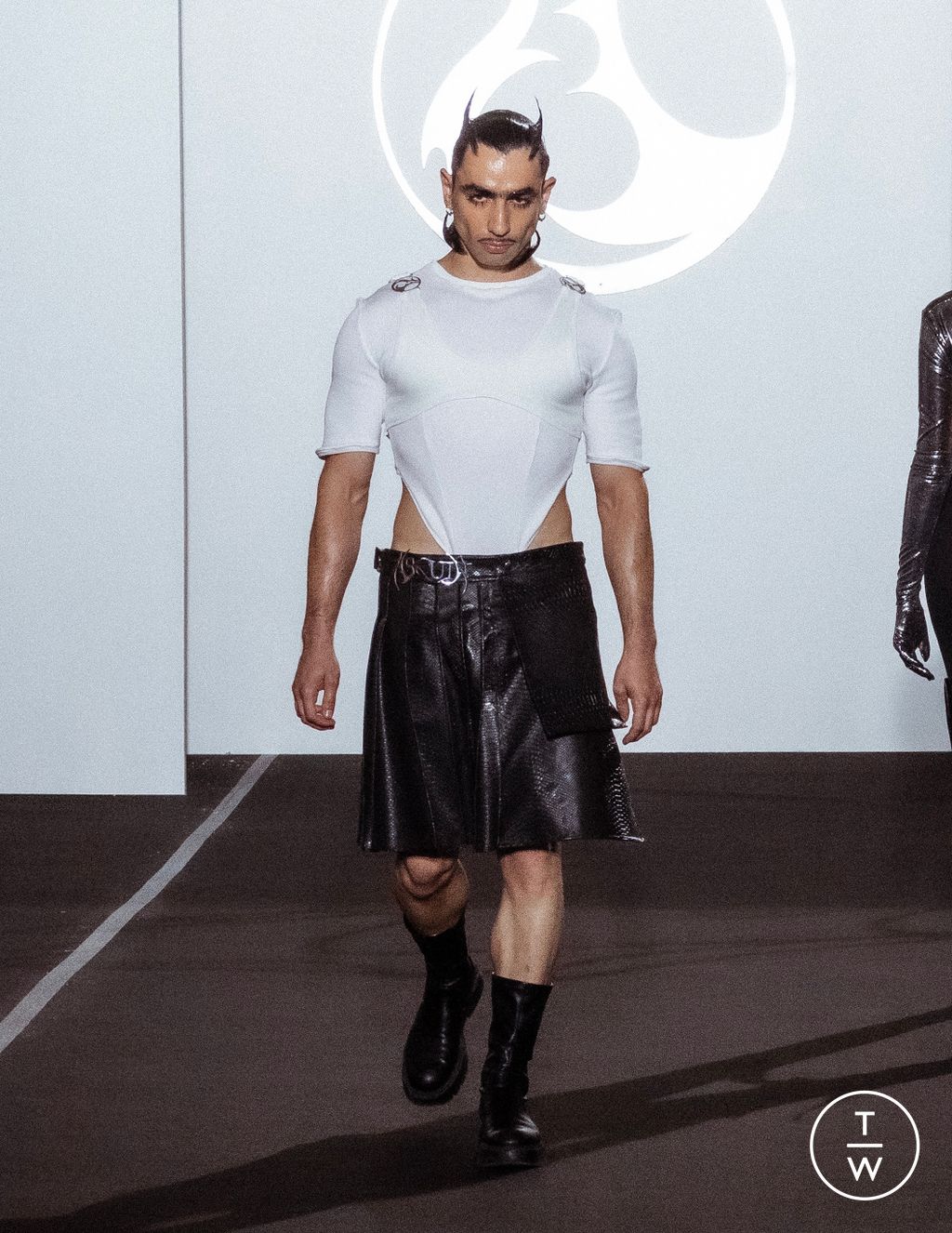 Fashion Week Paris Spring/Summer 2024 look 7 from the ASQUIN collection womenswear
