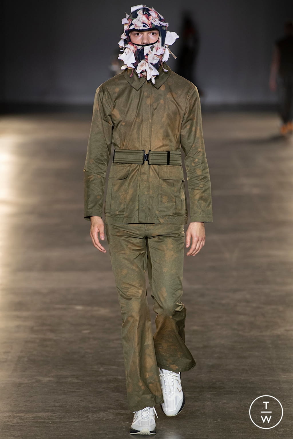 Fashion Week London Fall/Winter 2020 look 5 from the Astrid Andersen collection menswear