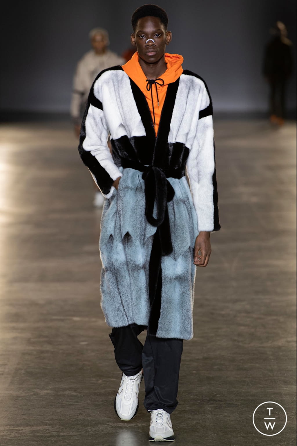 Fashion Week London Fall/Winter 2020 look 7 from the Astrid Andersen collection 男装