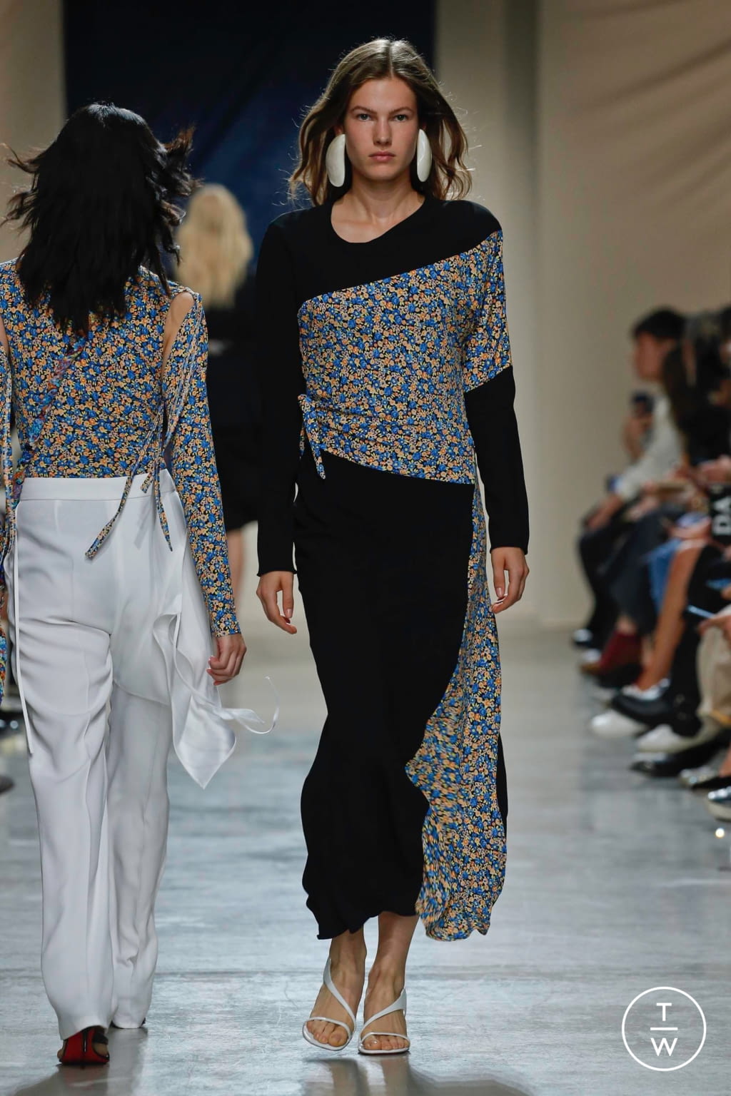 Fashion Week Paris Spring/Summer 2020 look 5 from the Atlein collection womenswear