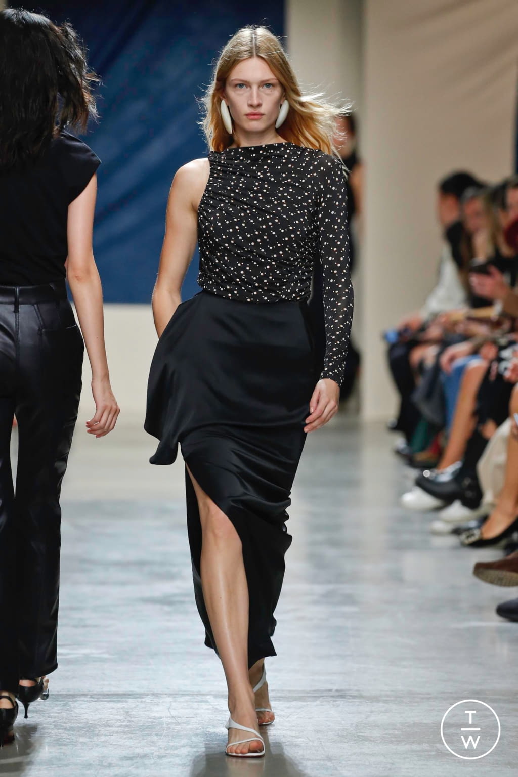 Fashion Week Paris Spring/Summer 2020 look 30 from the Atlein collection womenswear